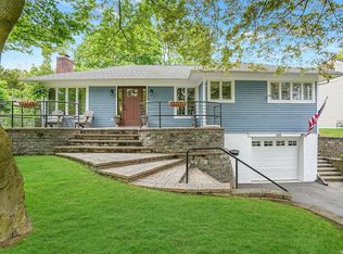 188 Soundview Rd, Huntington, NY 11743