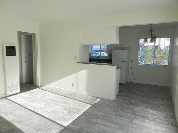 4th image of 4817 Sawyer Ave APT E