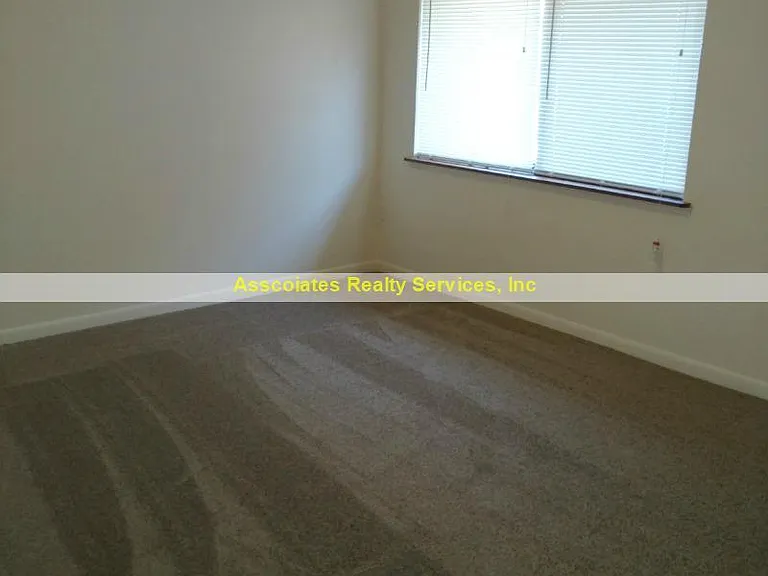 3020 NW 28th Cir — Photo 7