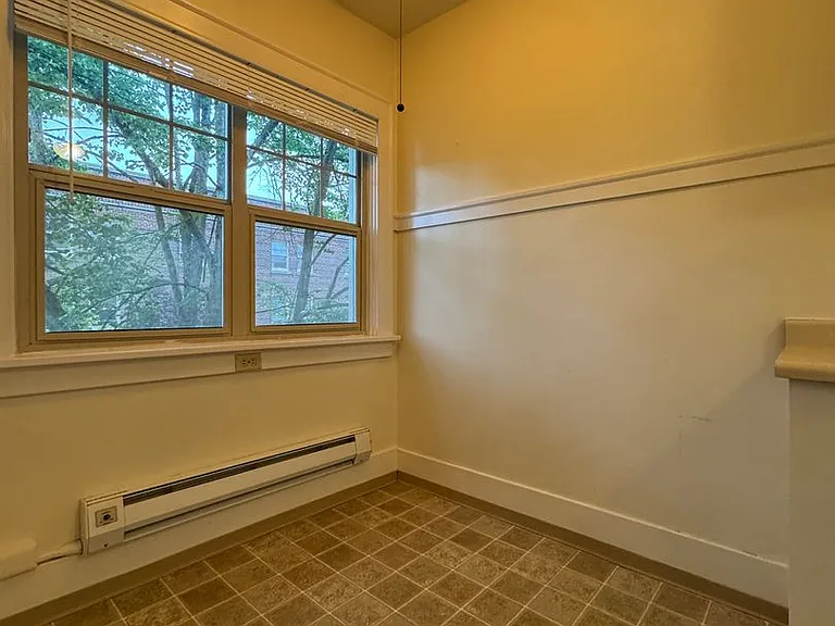 Belmont Apartments — Photo 27