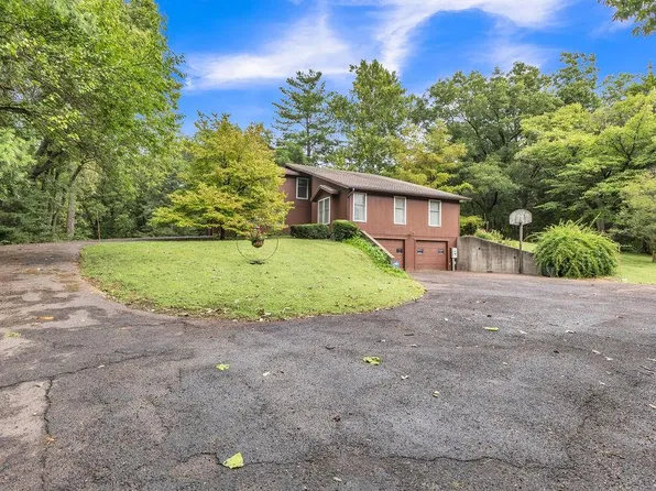 4715 Amazonia Rd, Saint Joseph, MO 64505