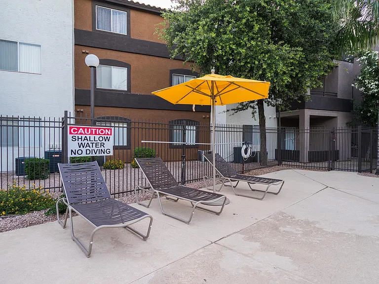 Sterling Point Apartment Homes — Photo 9