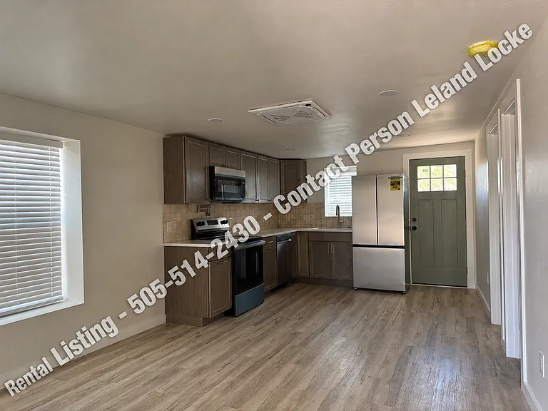 1804 Slate Ave NW — Photo 3