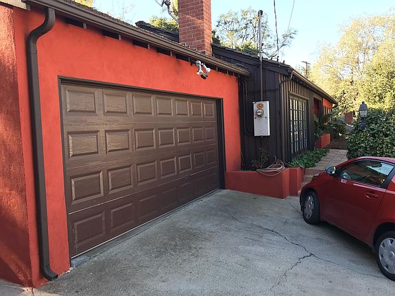 2nd image of 3417 Camino De La Cumbre