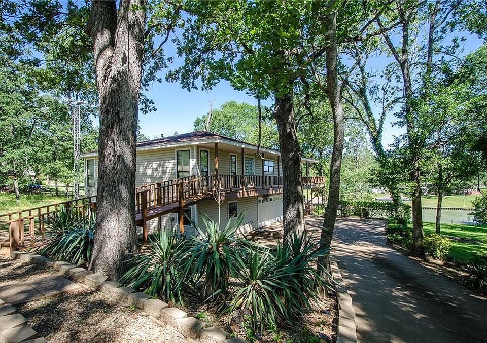 1st image of 164 Knights Cir