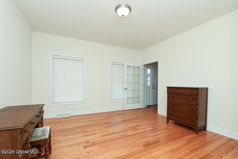 5th image of 19 Cotton Wood Lane