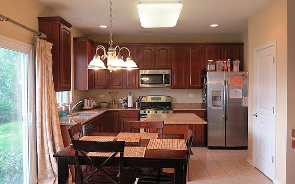 5th image of 3207 Drury Ln