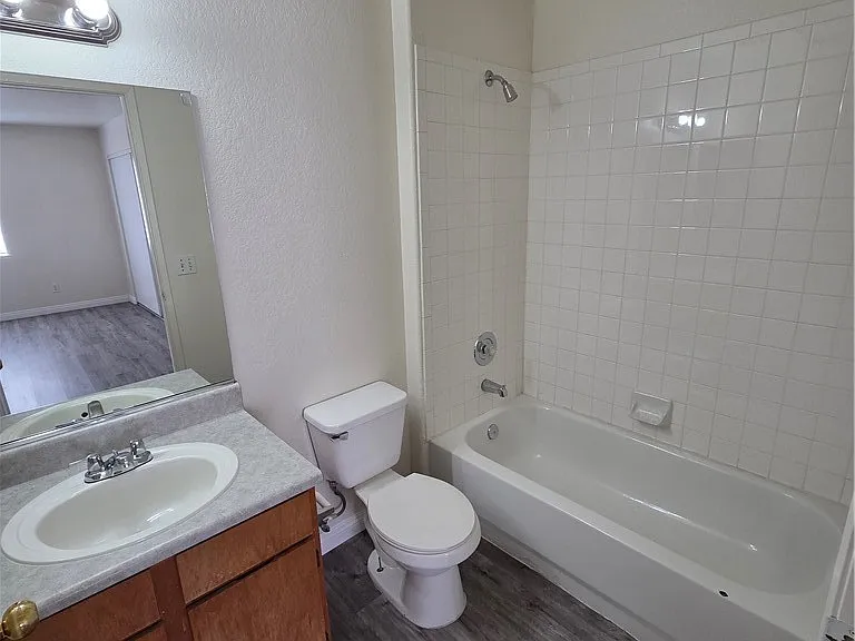 6553 McRae Ave #201 — Photo 18