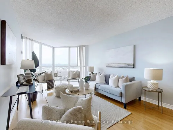 7 Concorde Pl, Toronto, ON