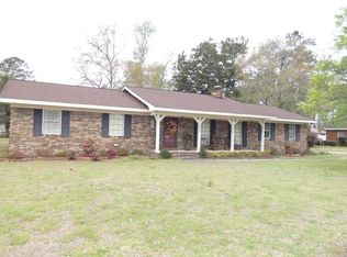 2405 Red Oak Dr, Waycross, GA 31501