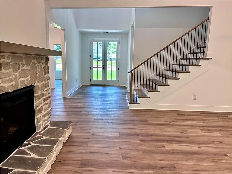 6312 Woodstock Rd — Photo 48