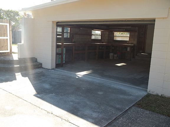 3rd image of 318 Seminola Blvd