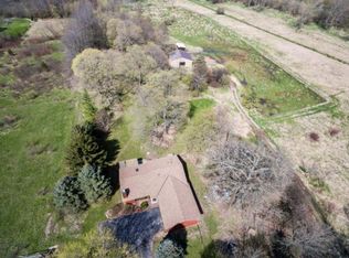 W188N13609 Maple Rd, Richfield, WI 53076