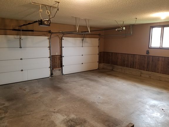 Attached Oversized Garage