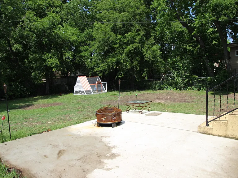 1921 Deborah Dr — Photo 49