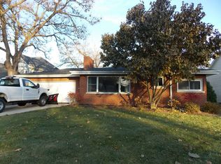 923 Crest St, Wheaton, IL 60189