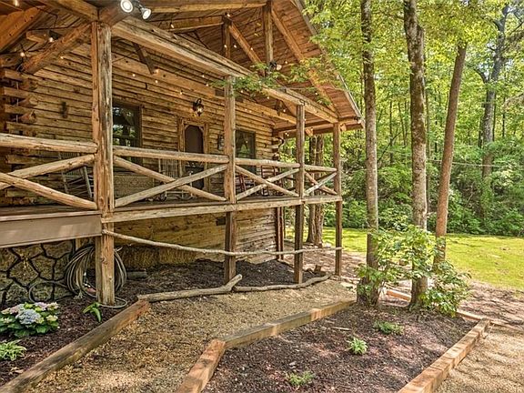 3rd image of 2183 Chimney Mountain Rd