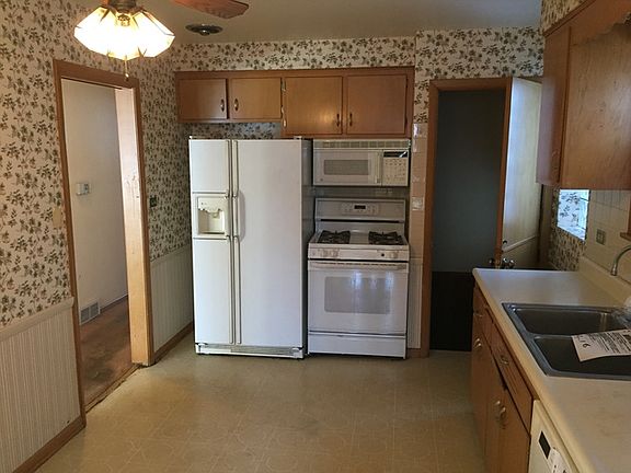 5th image of 6209 N Kildare Ave