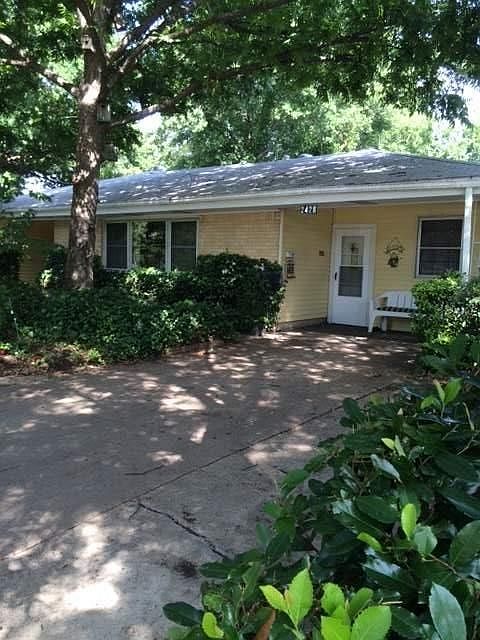 1st image of 2428 Cambridge Dr
