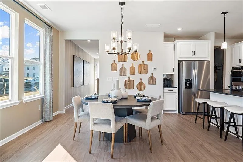 3 bed, 2.5 bath, 2115 sqft, $2,999 — Photo 3