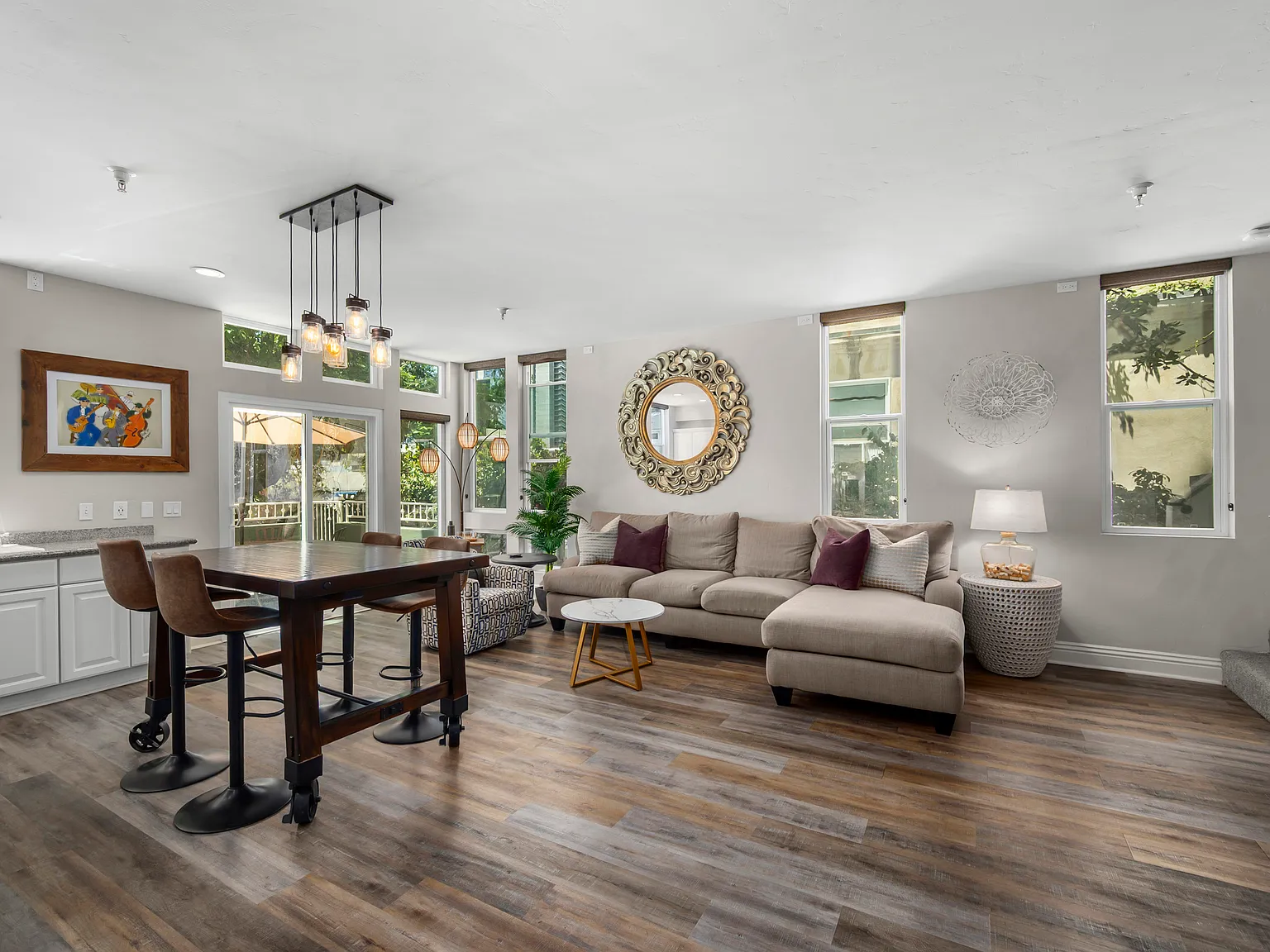 1 bed, 1016 sqft, $4,300 — Photo 2