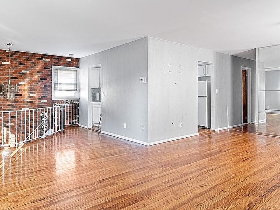 1st image of 482 Genesee Ave