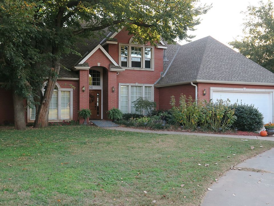 1015 West Brooke Hollow Ct