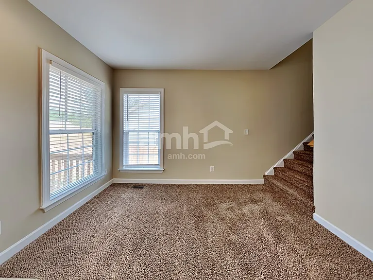 56 Locket Dr — Photo 7