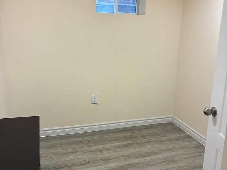 66 Cluett Dr #BASEMENT — Photo 21