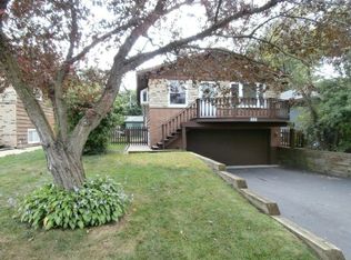 321 Wildwood Dr, Round Lake Beach, IL
