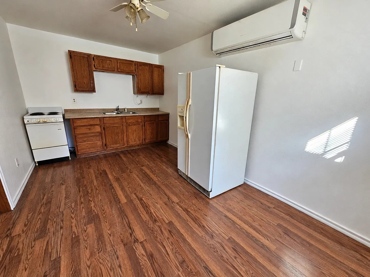 2 bed, 864 sqft, $1,100 — Photo 4