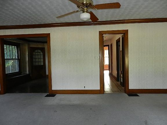 2nd image of 1215 Old Orchard Ave