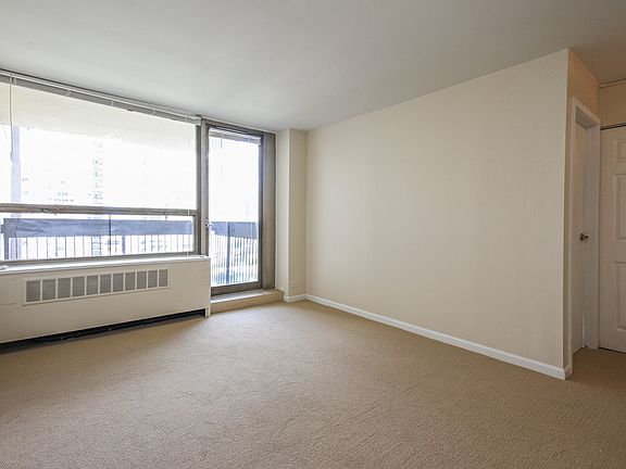 3rd image of 1360 N Sandburg Ter APT 1606