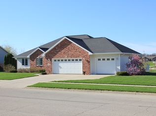 200 Genesis Dr, Evansville, WI 53536