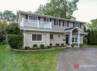 215 Skyline Dr, Barrington, IL 60010