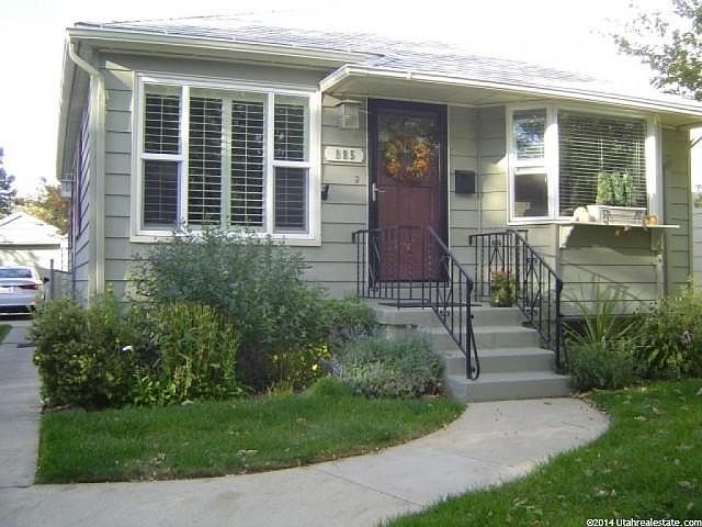 1st image of 985 E Yale Ave