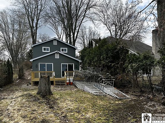 3rd image of 4364 W Summit St