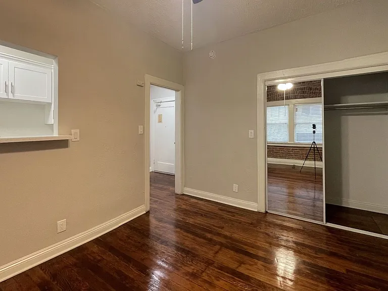 Leeward Apartments — Photo 4