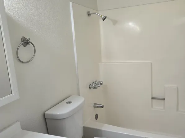 7123 Murray Ln #B, Yucca Valley, CA 92284