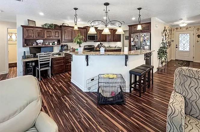 7616 N Plainfield Dr — Photo 5