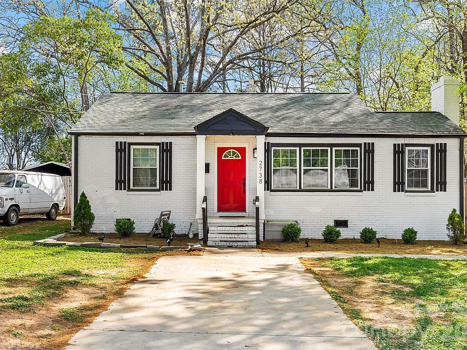 1st image of 2738 Catalina Ave