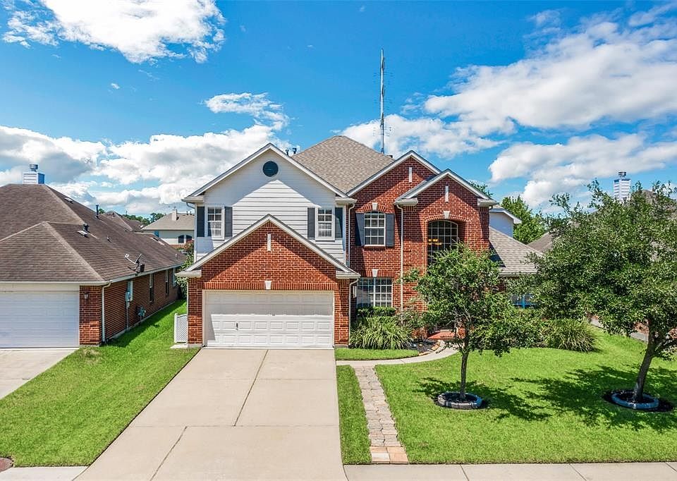 1st image of 10018 Edgewood Manor Ct
