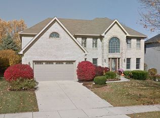 2035 Wicklow Rd, Naperville, IL 60564