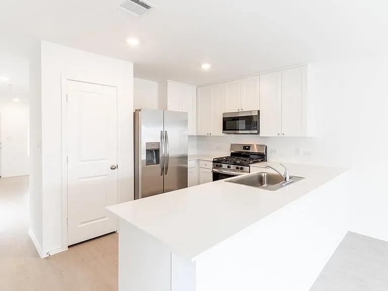 208 Skyfire St — Photo 17