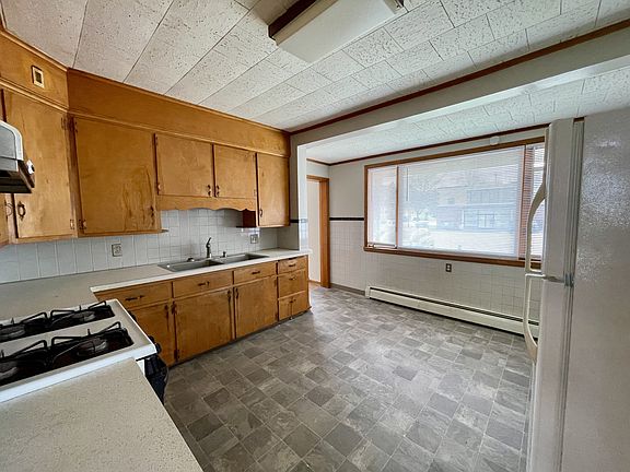 5th image of 52 Pomeroy St #1