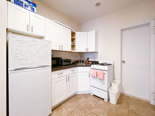 Rented by Compass | media 12