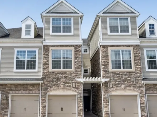 612 Lopez Ln, Morris Plains, NJ 07950