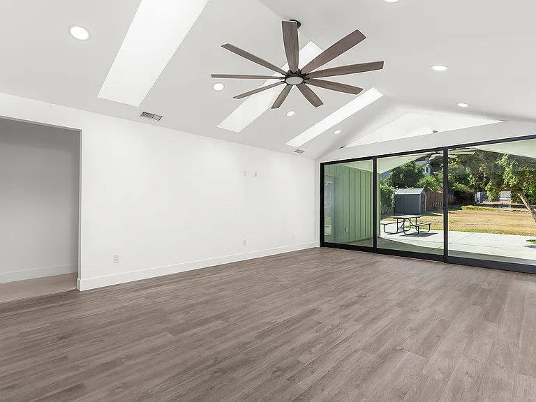 7843 Quince St — Photo 3
