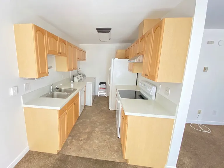 7863 Camino Tranquilo — Photo 2