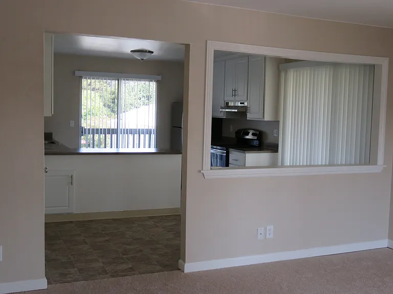 GLEN VIEW APARTMENTS — Photo 7